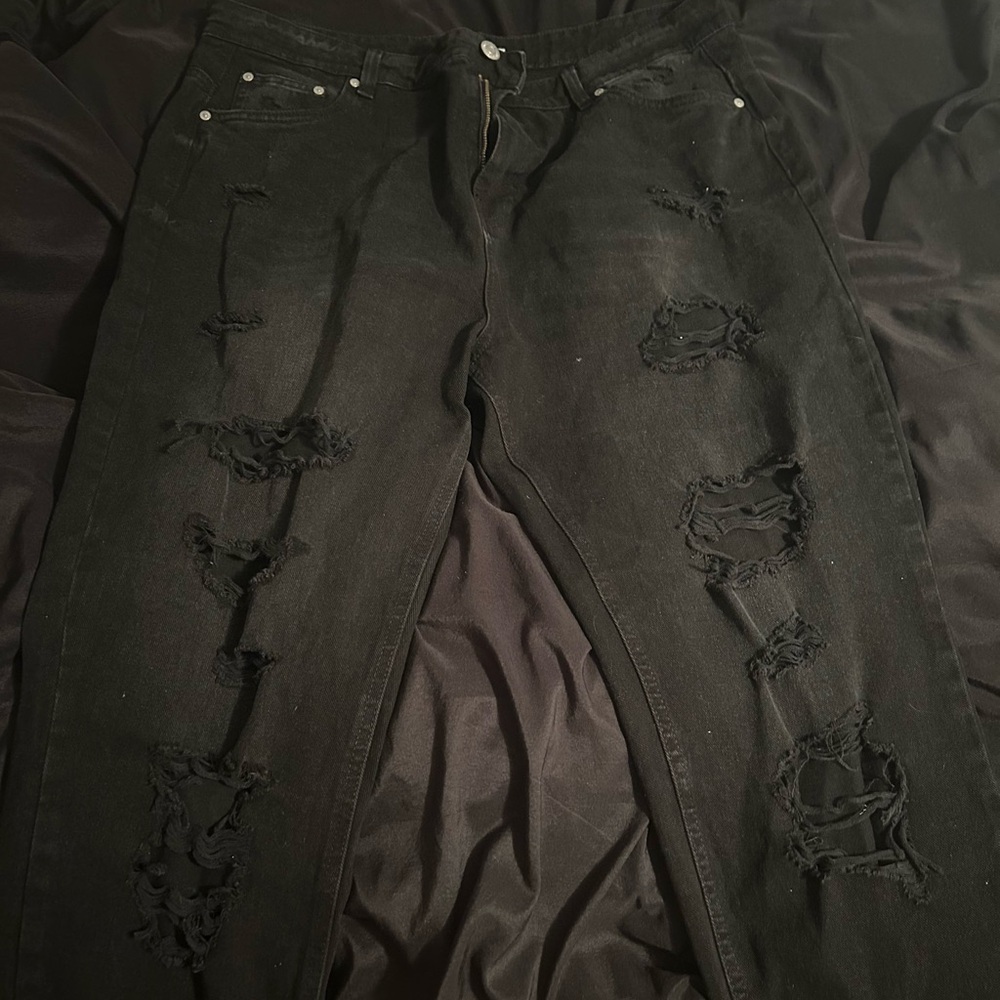 Refugee MOM Distressed Black Jeans